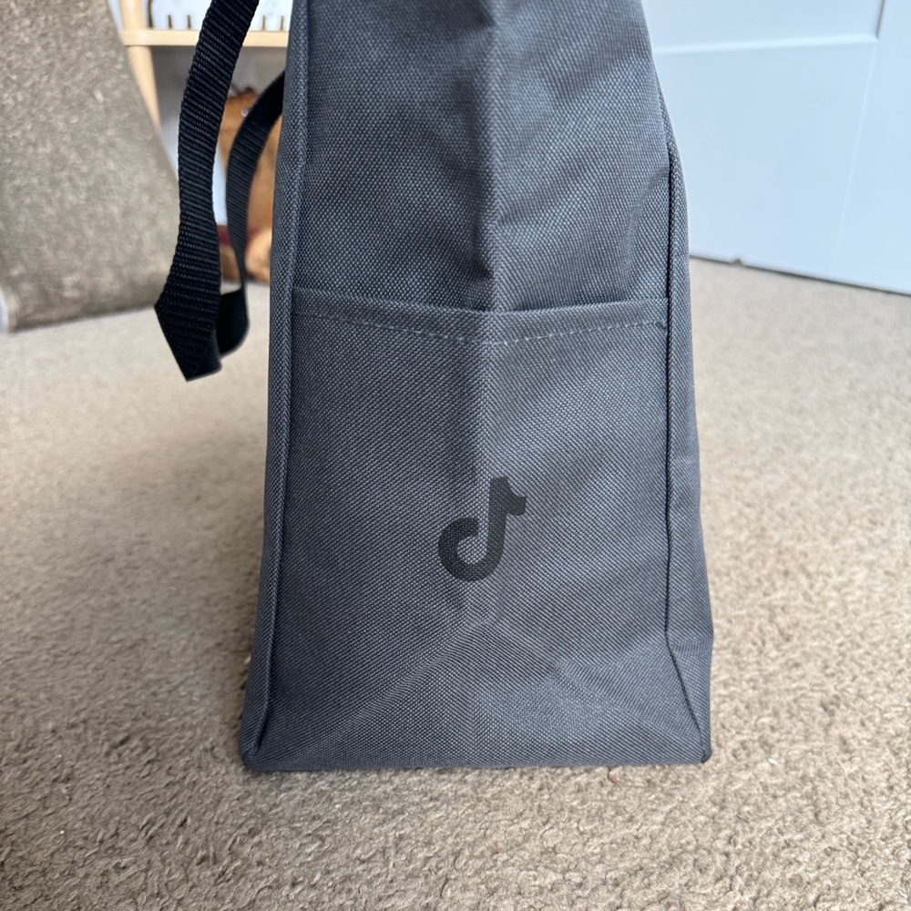 NWOT TikTok Zipper Tote Bag - dark gray
